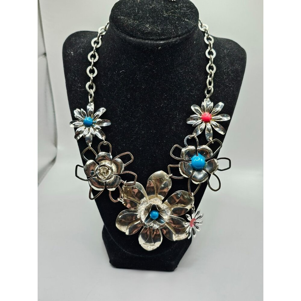Vintage Silver-Tone Flower‎ Necklace With Colorful Beads